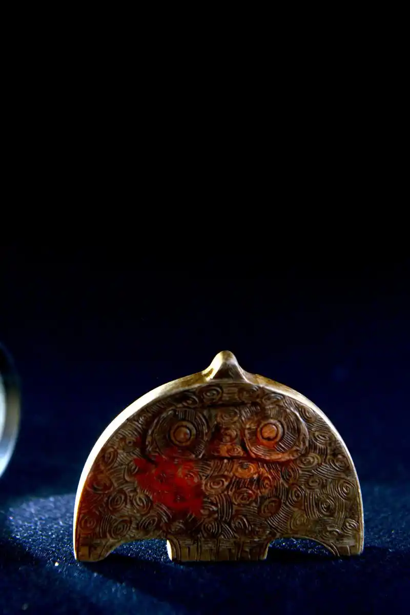 良渚玉鸟.在古老的良渚,能听到鸟儿的歌声.这是一只良渚文化鸟 - 抖音