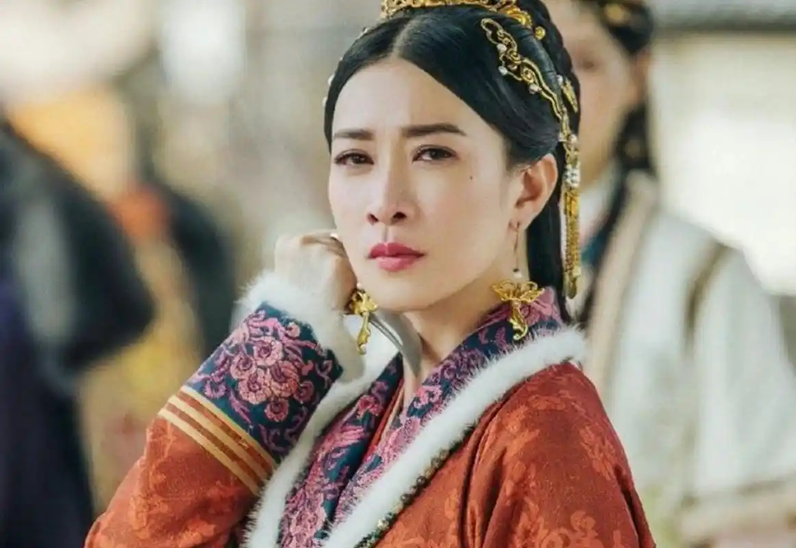 14岁时,她嫁给了耶律阿保机.