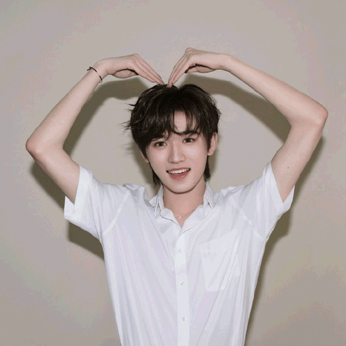 保证粉丝活力与数据公正,总站在此倡导:①希望小海螺在宋亚轩发微博时