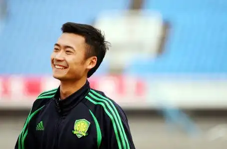 高雷雷:"贫困在中国是场秀,我从不看中国足球"