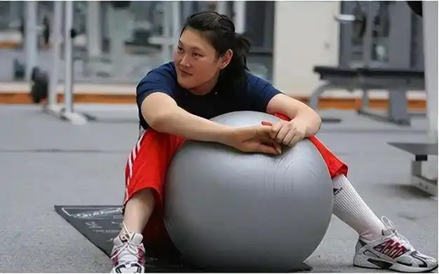 王一梅:打晕日本主力,遭郎平弃用后加盟国外俱乐部,如今怎样|中国女排