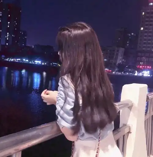 长发及腰美美的长发美女头像图片