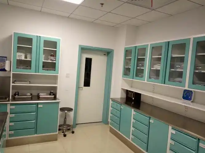 配药室干净整洁,即提高我们工作效率,也避免了不必要的医疗安全隐患.