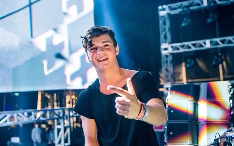 【fl萌新】还原小马丁的so far away(无歌词)