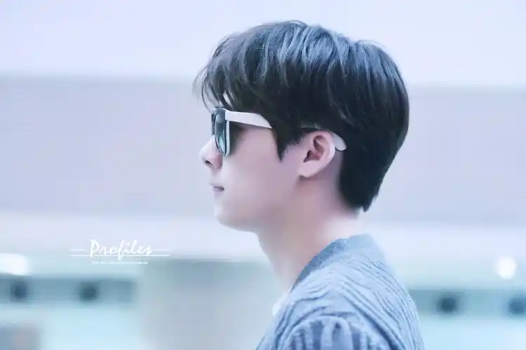 【李易峰】151108 北京接--profiles侧面