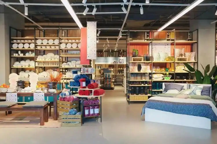 的生活日用品系列各有特色,到床上用品,家庭家居装饰品,从厨房用品