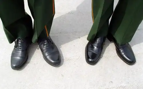 武警部队8月起全面换装 07式以深橄榄绿为主色调