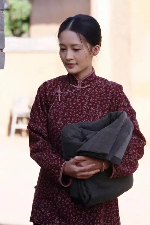 李沁演绎命运版"田小娥" 眼神戏获赞