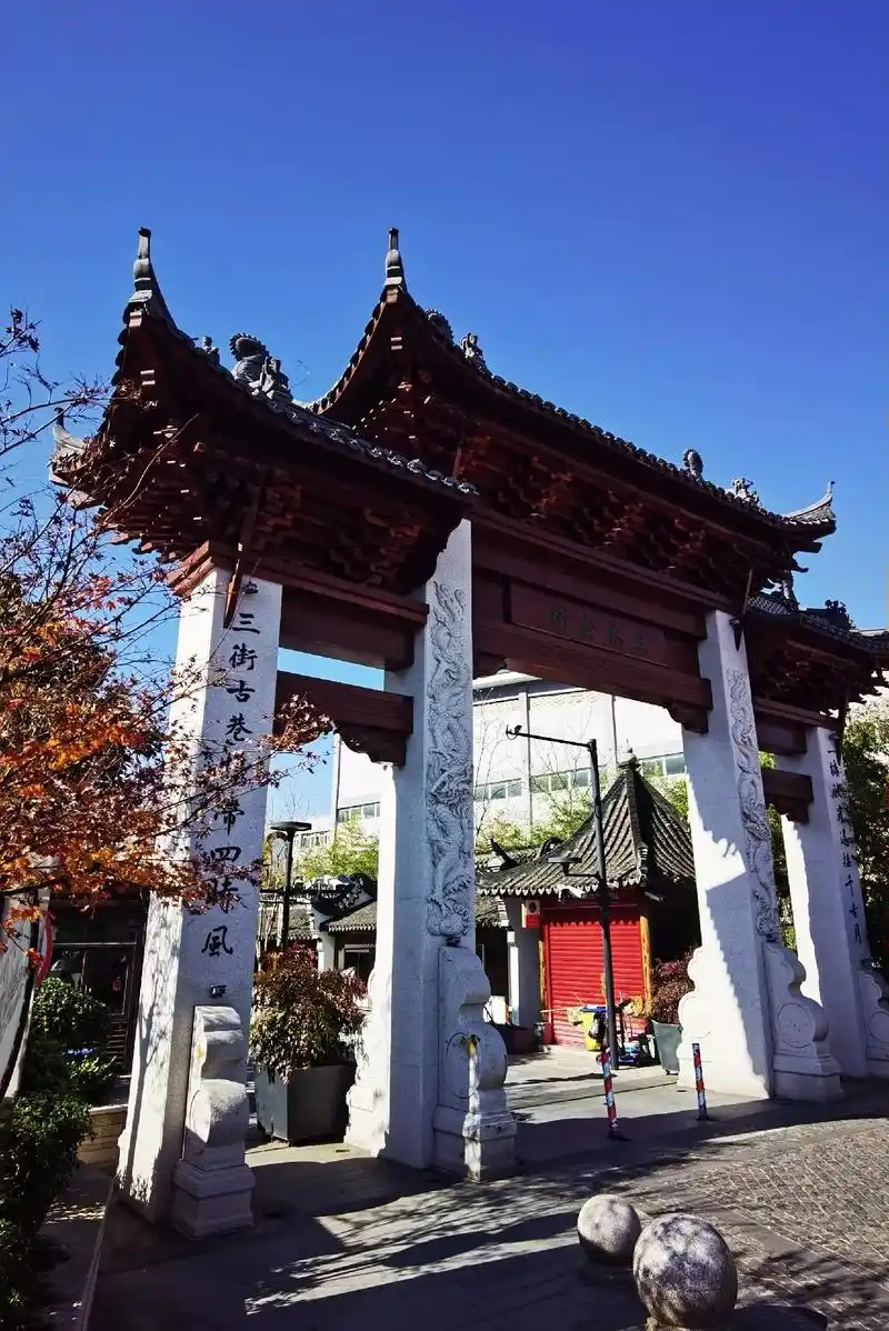 暖阳下逛逛浦东三林镇. - 抖音