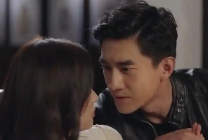 林更新小倪妮吻戏曝光两人车内拥吻太腻歪cp感配一脸