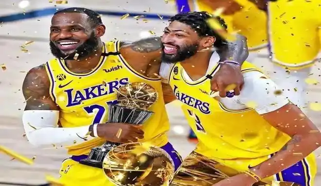 经典回顾:20年湖人时隔七年重返季后赛并夺冠,当时詹眉表现如何_网易