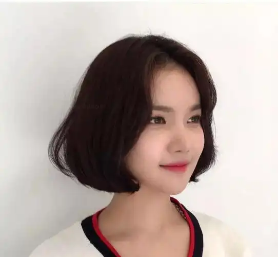 半圈烫所有女生都能驾驭的短发