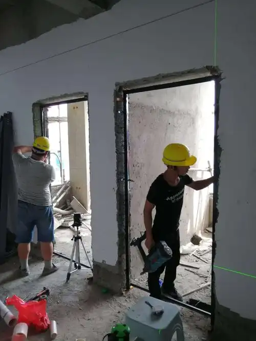 图八:幼儿园a,b楼铝合金门框安装