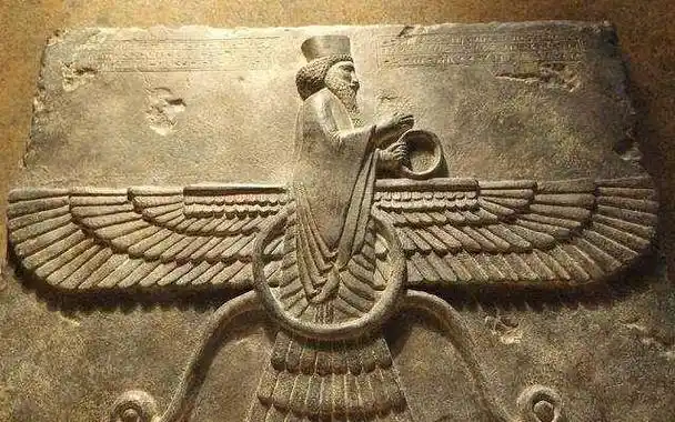 公元750年,随着阿拔斯王朝入主波斯,当地的迪米(袄教徒)受到了前所