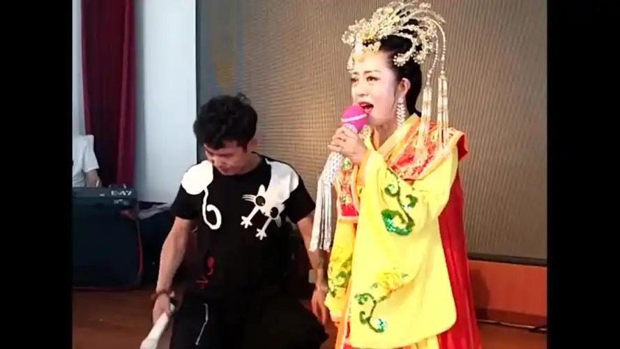 冯涛温美玲经典二人转,原汁原味,百看不厌!-音乐视频-搜狐视频