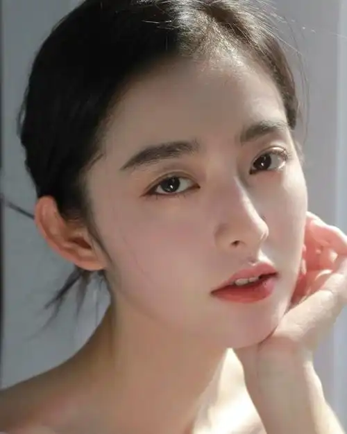 眼睛好看的女生,一般都懂这3个护眼技巧,怪不得能为颜值加分