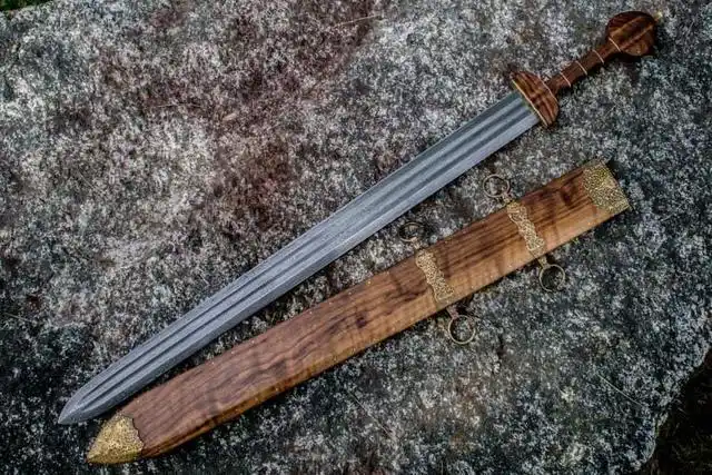 利刃出鞘:源于凯尔特剑的罗马长剑,如何影响中世纪武器发展?