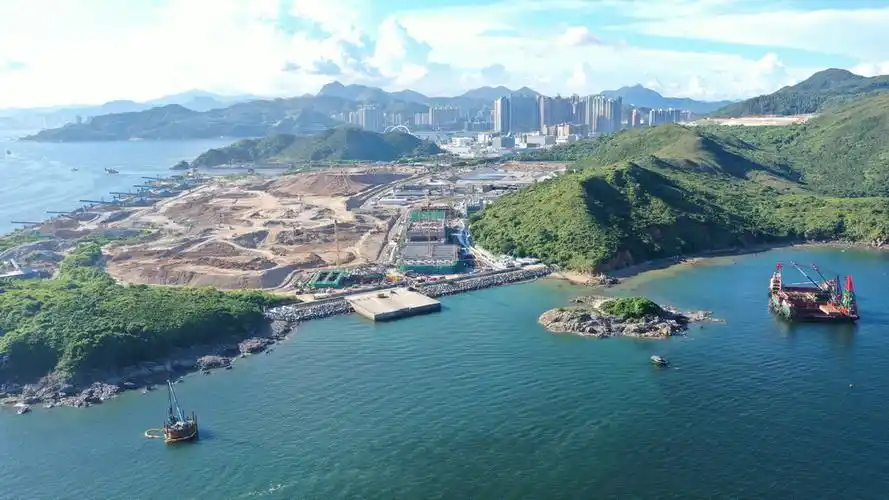 正在建设中的香港将军澳海水淡化厂. 中国建筑国际集团 供图