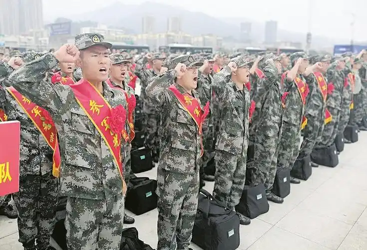 光荣入伍 庄严宣誓