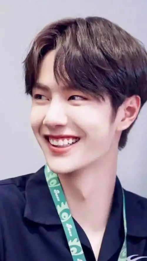 娱乐圈中笑起来很好看的男星有哪些你最喜欢谁为什么