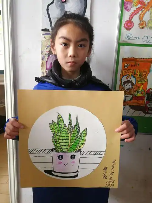 艺术创想班作品《植物写生第三课:虎皮兰》