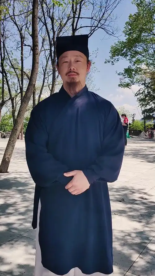 武当山#陈师行道长带你游览武当大明峰,快来一睹武当仙山的风采-度小