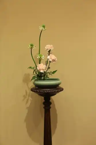 龙泉青瓷 #插花花艺 #青瓷插花好看吗?