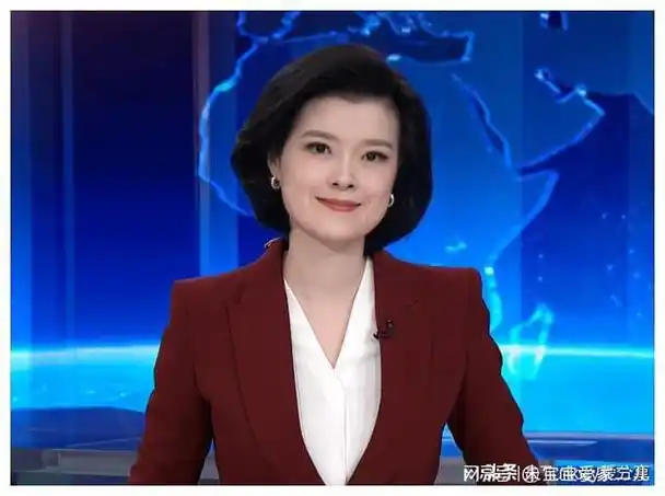 担任出镜记者,后成为央视新闻频道的主持人,主持《24小时》和《环球