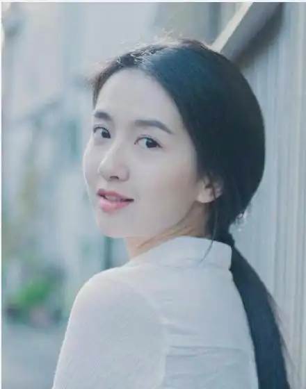 exo成员吴世勋领衔出演,讲述了智商极高的逻辑学家言溯和女主甄爱智商