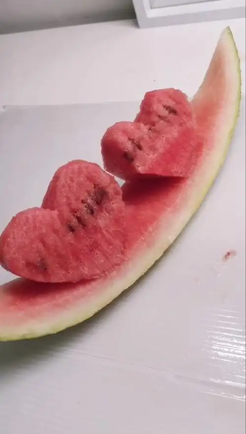 吃瓜群众#爱心西瓜小朋友都喜欢