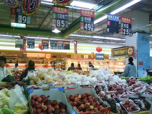 超市/便利店 电话:0531-85593198 地址:历城区花园路99号历城大润发内