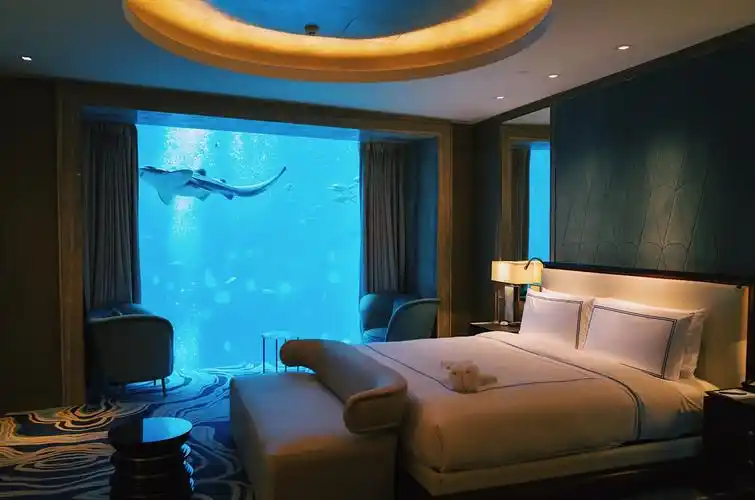 三亚亚特兰蒂斯不仅仅是酒店,这里还有一处网红水族馆,水族馆装饰的