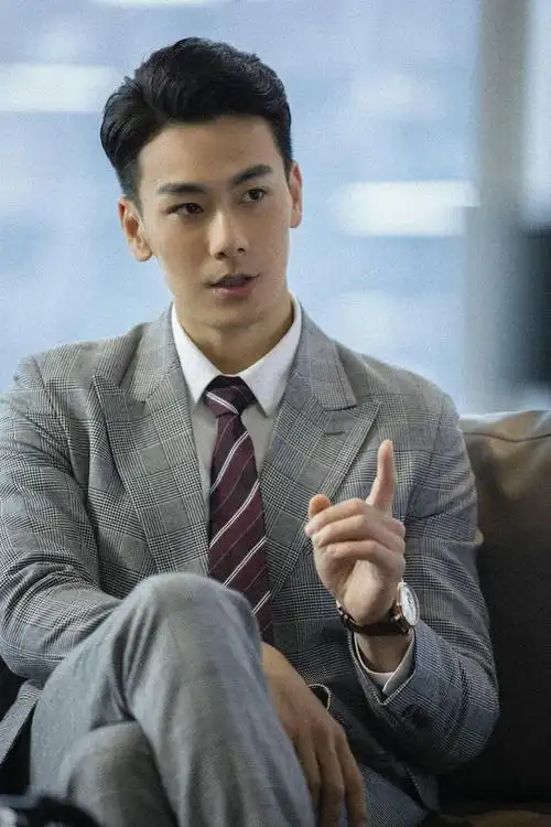 化身大冤种的戴向宇情路坎坷,每次被打观众直呼"看的好爽",为剧情增加