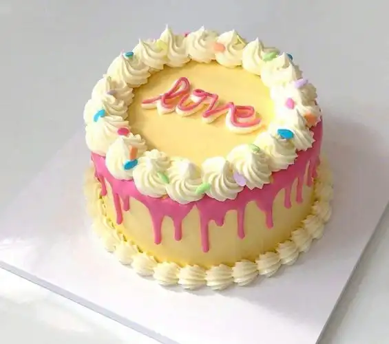 简约风蛋糕图片【奶油蛋糕造型图片】