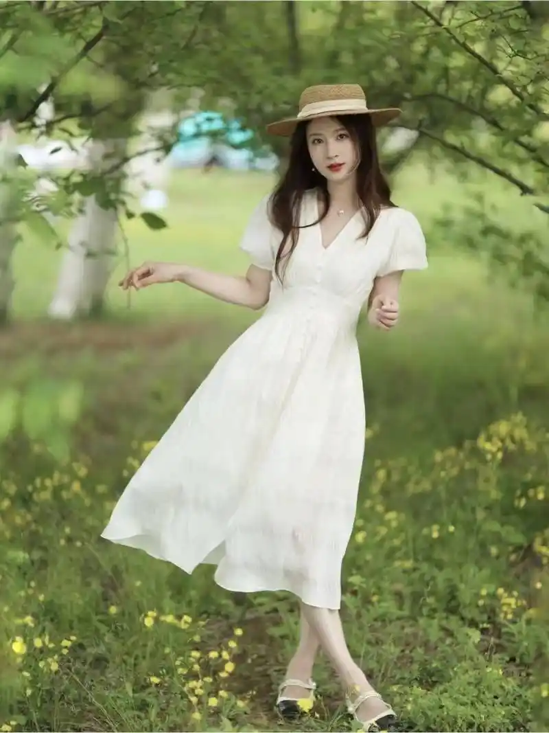 原创今年最流行什么颜色的连衣裙长款连衣裙搭配什么鞋子好看