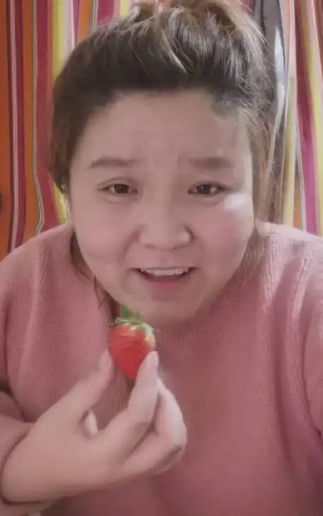 过气得最快的网红:迷人的郭老师因言辞激烈,2个月