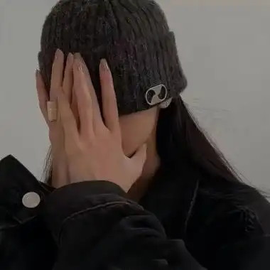 霸气女生手机遮脸图片-女生头像 - 壁纸之家