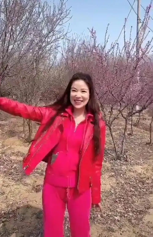 和周炜结婚后的高明婷还生了个儿子,取名周高秋阳,仅从名字上就能看