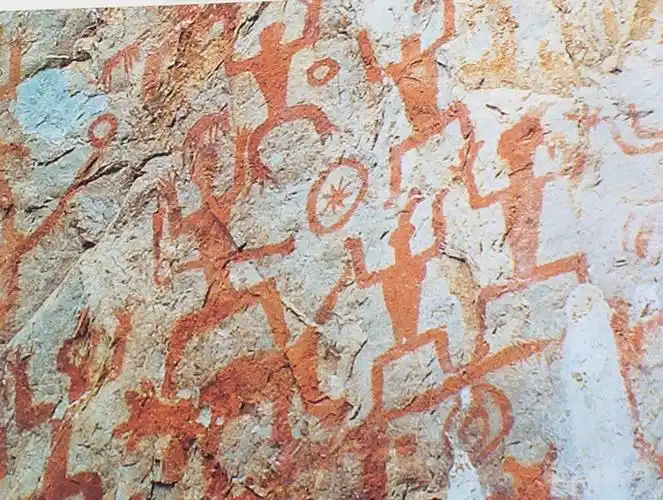 2,西班牙阿尔塔米拉洞穴壁画——母鹿 1,欧洲出土的原始社会雕塑