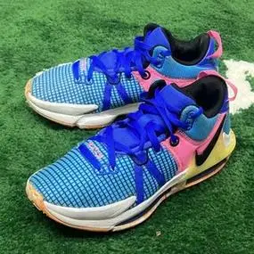 43码/nike 詹姆斯 使节7蓝粉配色 低帮篮球鞋_阿里巴巴找货神器