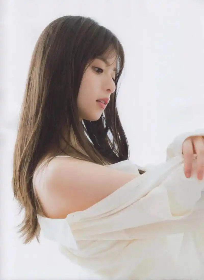 斋藤飞鸟新写真图集先行图,我鸟这画风真让人眼前一亮.