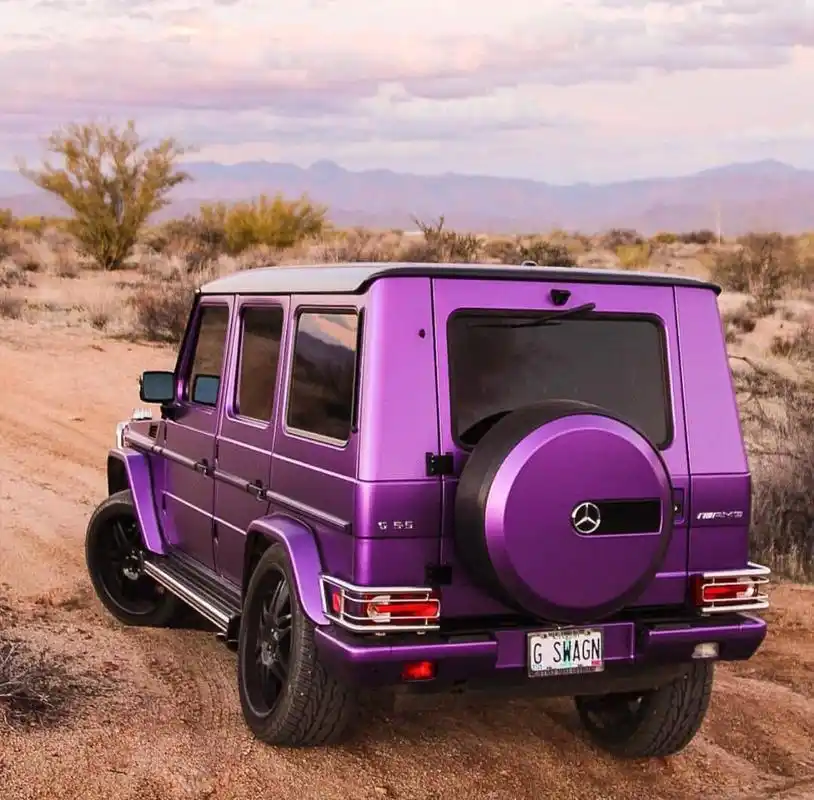 收集国外那些改装达人的改装作品,好不容易找到的这张是骚紫色的大g