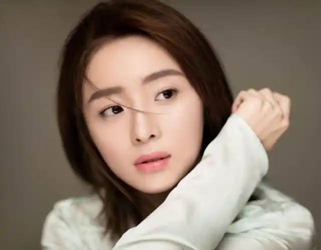 这对双胞胎大家应该都很熟悉,他们是胡冰卿和胡玉洁,"冰清玉洁"这个词