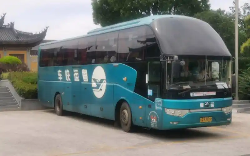 粤运快车大巴从大佛寺出发(金湖县~佛冈)