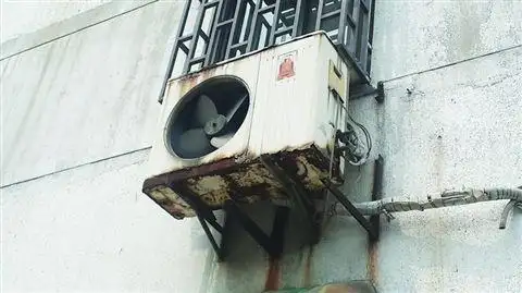 随着近日气温逐步升高,不少家庭开始准备对家中的空调进行检修,充氟