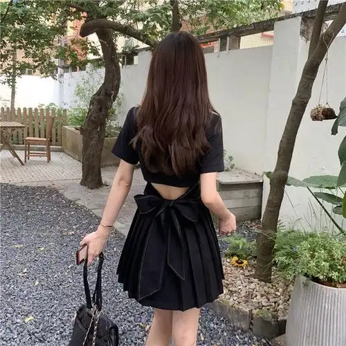 学院风露腰连衣裙女2024夏季新款设计感后背带蝴蝶结百褶短裙