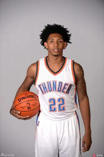 雷霆拍摄新赛季定妆照