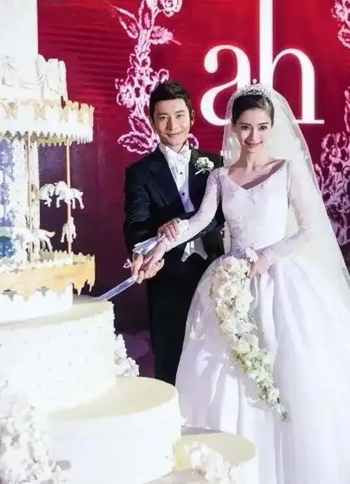 黄晓明和杨颖当年的结婚现场简直是离婚发布会