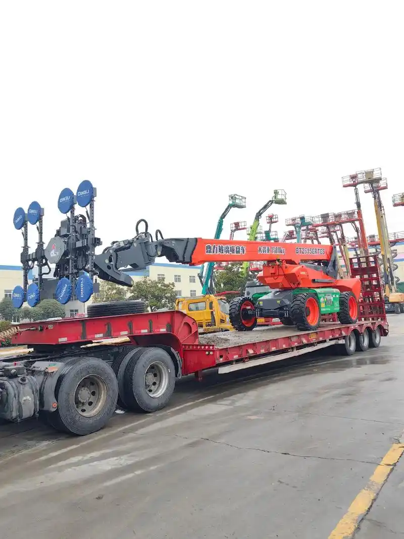 新到一台目前市场上最大吸附力专业玻璃吸盘车(可吸附1.5吨大玻璃