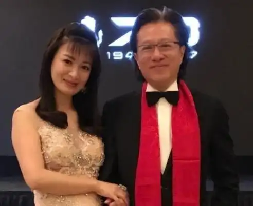 陈少霞与老公法拉利之父李文辉度假照甜蜜羡煞旁人